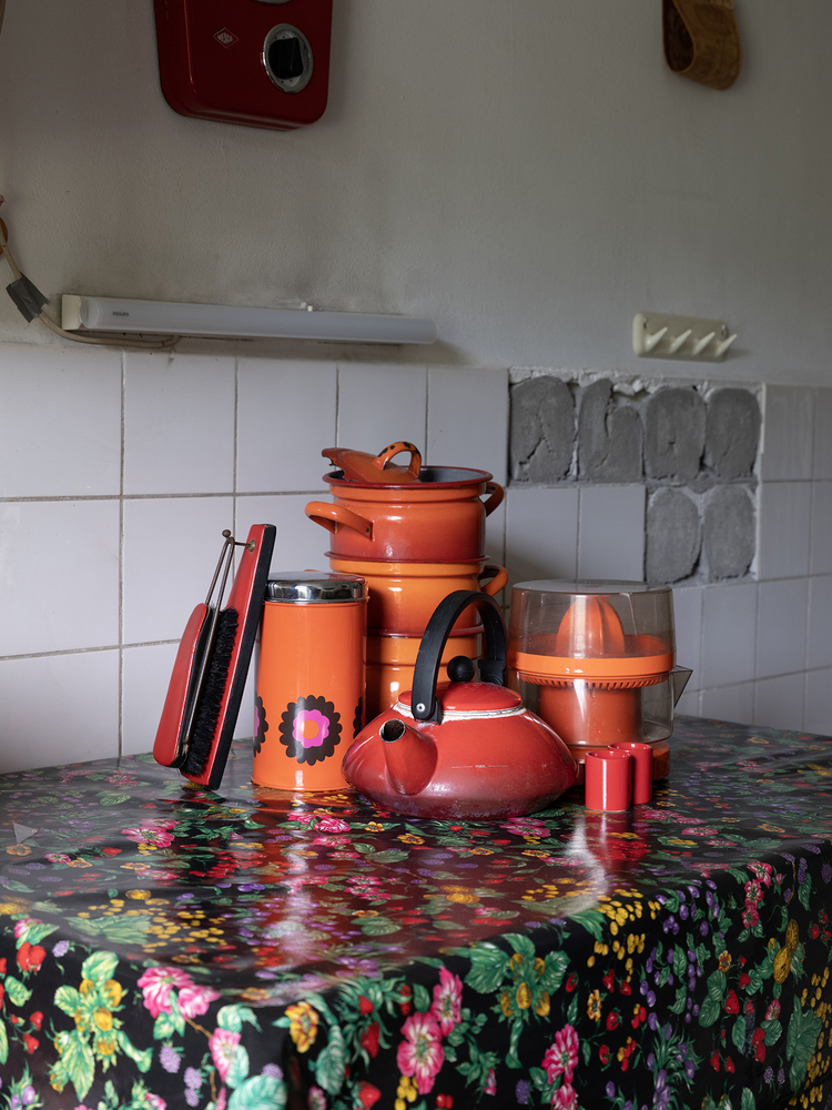 Please pierce your bones into mine